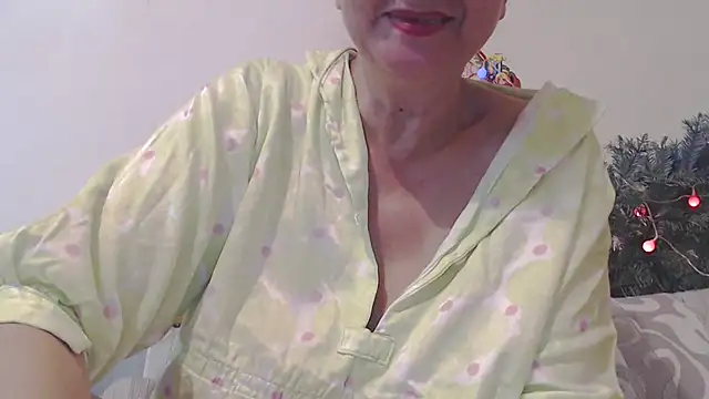 Andra Love online show from 12.31.24