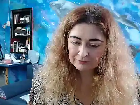 Snapshot of Helen1974 chatting on 12.20.24 Helen1974 online show from 12.20.24