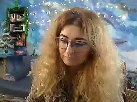 Snapshot of Helen1974 chatting on 12.24.24 Helen1974 online show from 12.24.24