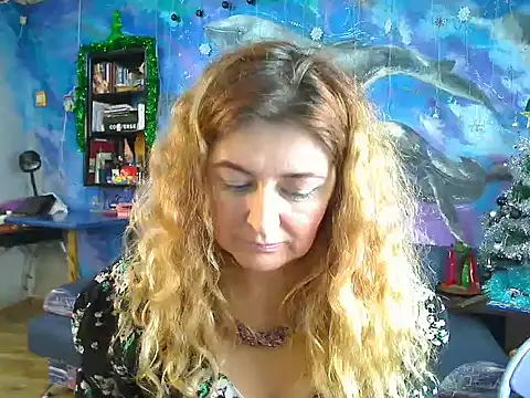 Snapshot of Helen1974 chatting on 01.05.25 Helen1974 online show from 01.05.25