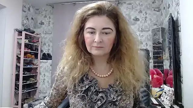 Snapshot of Helen1974 chatting on 01.13.25 Helen1974 online show from 01.13.25