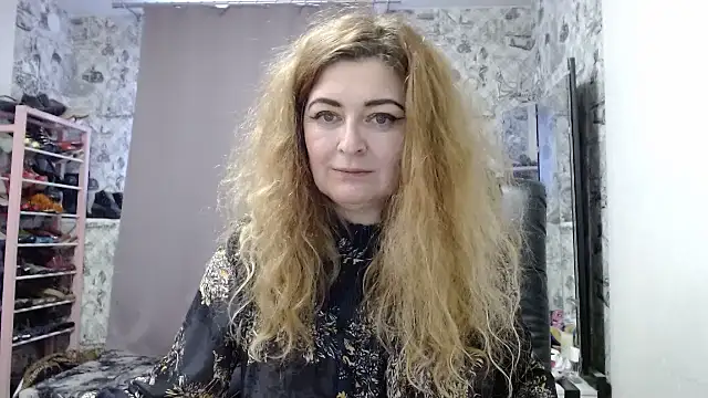 Snapshot of Helen1974 chatting on 01.15.25 Helen1974 online show from 01.15.25