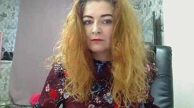 Snapshot of Helen1974 chatting on 01.21.25 Helen1974 online show from 01.21.25