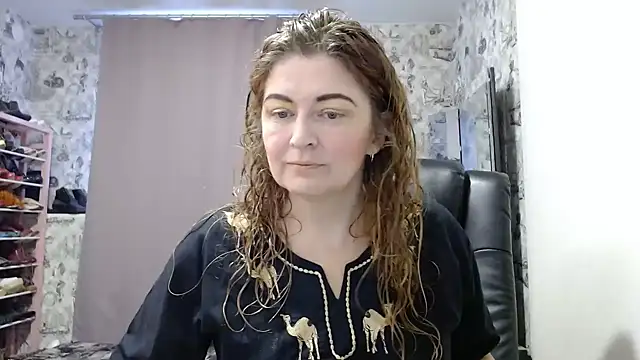 Snapshot of Helen1974 chatting on 01.26.25 Helen1974 online show from 01.26.25