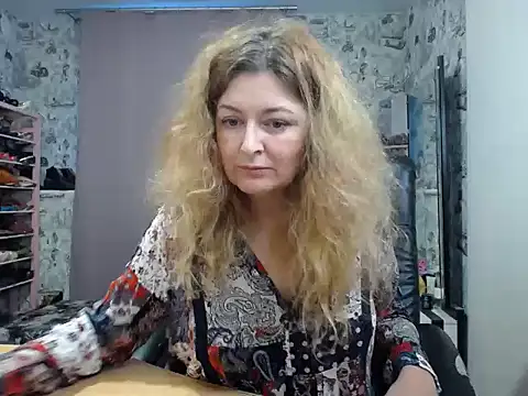 Snapshot of Helen1974 chatting on 02.25.25 Helen1974 online show from 02.25.25