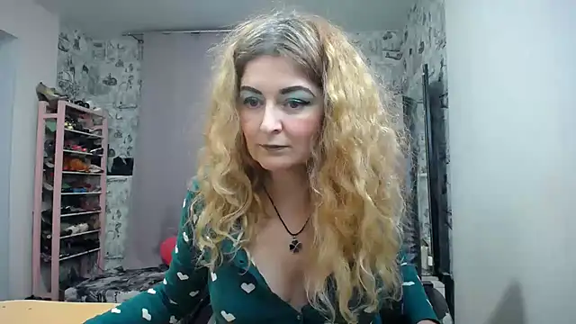 Snapshot of Helen1974 chatting on 03.18.25 Helen1974 online show from 03.18.25