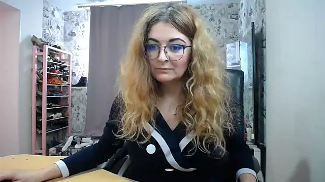 Snapshot of Helen1974 chatting on 03.21.25 Helen1974 online show from 03.21.25