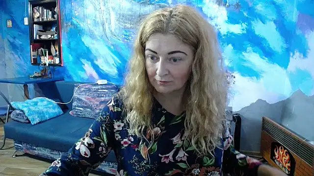 Snapshot of Helen1974 chatting on 09.14.25 Helen1974 online show from 09.14.25