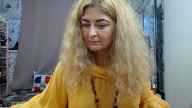 Snapshot of Helen1974 chatting on 10.07.25 Helen1974 online show from 10.07.25