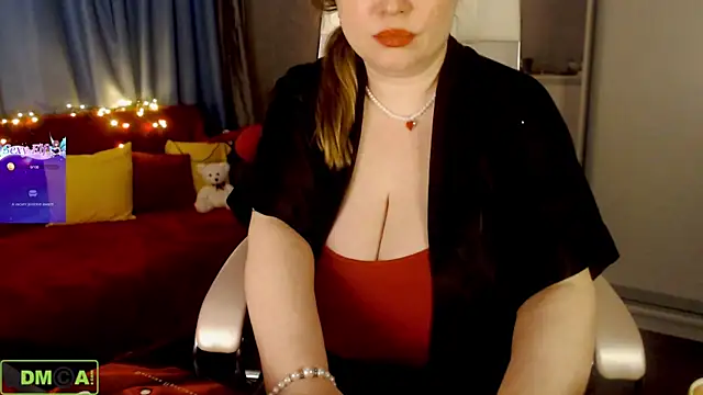 Snapshot of -R0sa-8ella- chatting on 12.19.25 -R0sa-8ella- online show from 12.19.25