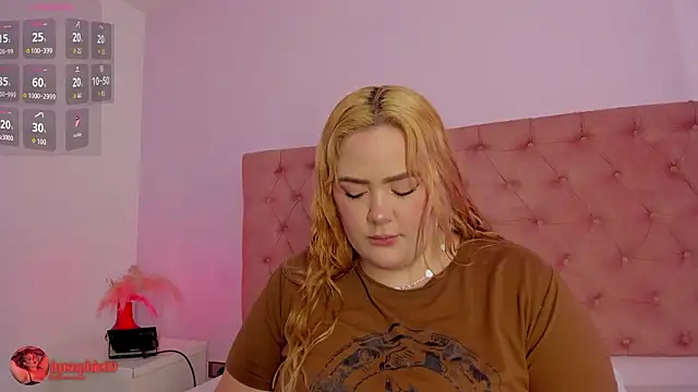 sophiarossee  online show from 03.04.26