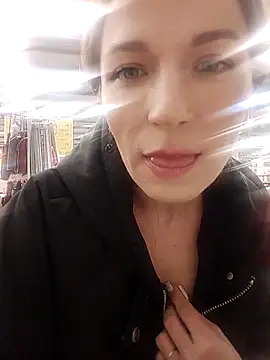 Snapshot of Brilliant-Queen1 chatting on 11.01.25 Brilliant-Queen1 online show from 11.01.25