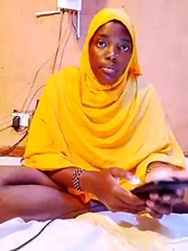 Snapshot of cute_naimah chatting on 10.31.25 cute naimah online show from 10.31.25