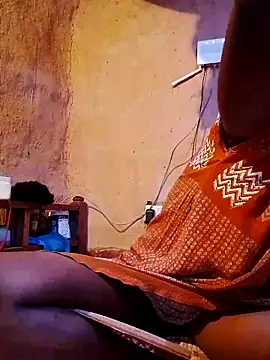 Snapshot of cute_naimah chatting on 11.30.25 cute naimah online show from 11.30.25