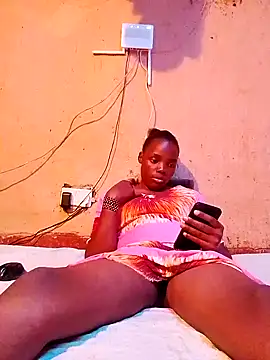 Snapshot of cute_naimah chatting on 12.22.25 cute naimah online show from 12.22.25