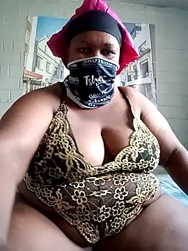 Snapshot of darkynsexyy chatting on 12.02.25 darkynsexyy online show from 12.02.25