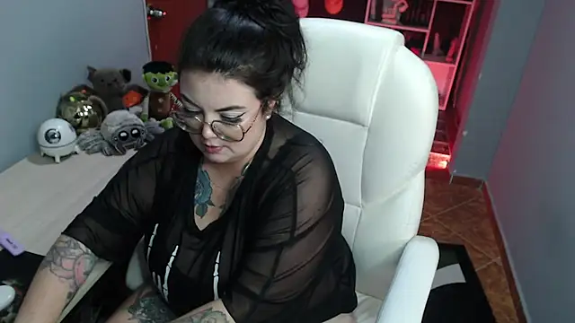 Snapshot of juliette_rd chatting on 12.25.24 juliette rd online show from 12.25.24