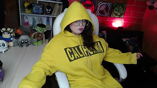 Snapshot of juliette_rd chatting on 12.29.24 juliette rd online show from 12.29.24