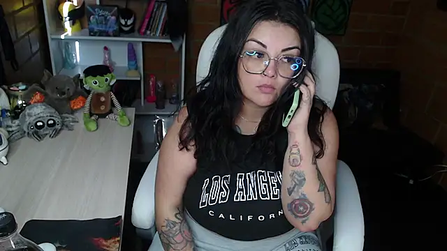 Snapshot of juliette_rd chatting on 02.20.25 juliette rd online show from 02.20.25