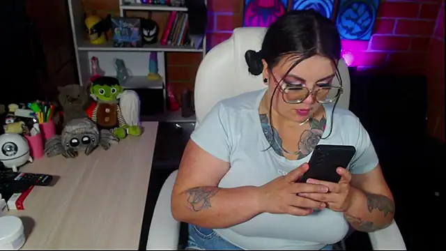 Snapshot of juliette_rd chatting on 09.26.25 juliette rd online show from 09.26.25