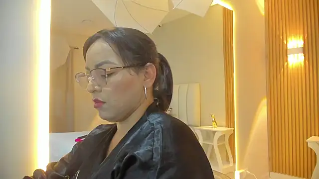 Romina017 online show from 10.04.25