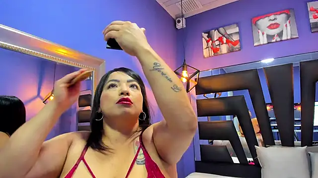 Romina017 online show from 10.17.25