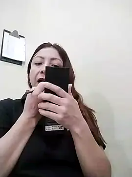 Snapshot of malusexy33 chatting on 10.31.25 malusexy33 online show from 10.31.25