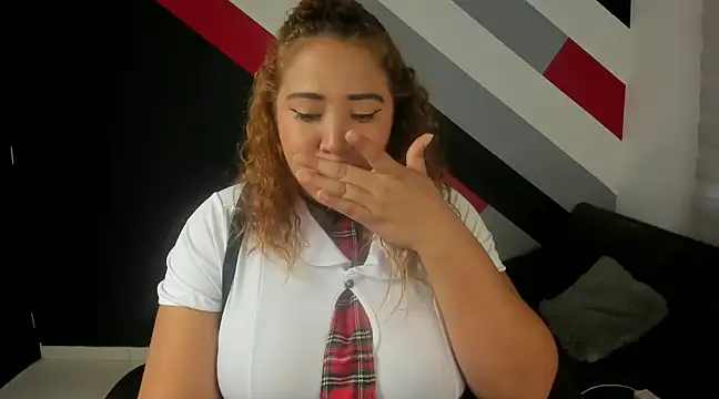 Snapshot of I_am_yours- chatting on 02.21.25 I am yours- online show from 02.21.25