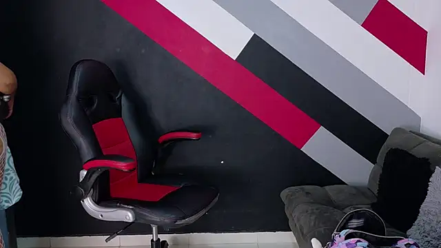 Snapshot of I_am_yours- chatting on 12.22.25 I am yours- online show from 12.22.25