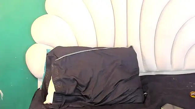 bonieklent online show from 12.24.24