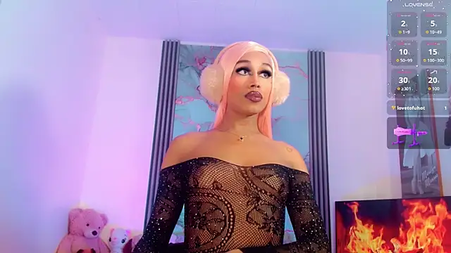 Snapshot of _ChanellR_ chatting on 10.22.25 ChanellR online show from 10.22.25