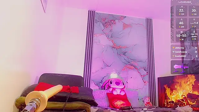 Snapshot of _ChanellR_ chatting on 11.01.25 ChanellR online show from 11.01.25