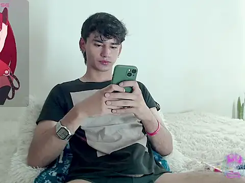 Snapshot of juan_stiven chatting on 06.15.26 juan stiven online show from 06.15.26