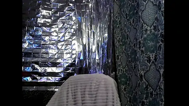 wLESLYMOSw online show from 02.01.26