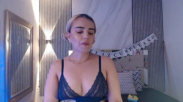 ashley  tylor online show from 04.28.26