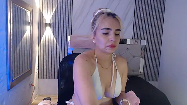 Snapshot of ashley__tylor chatting on 06.28.26 ashley tylor online show from 06.28.26