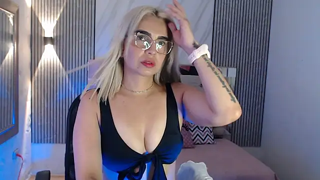 Snapshot of ashley__tylor chatting on 07.18.26 ashley tylor online show from 07.18.26