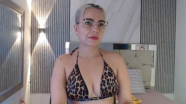 Snapshot of ashley__tylor chatting on 07.27.26 ashley tylor online show from 07.27.26