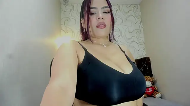 Snapshot of moniquehicks chatting on 02.25.26 moniquehicks online show from 02.25.26