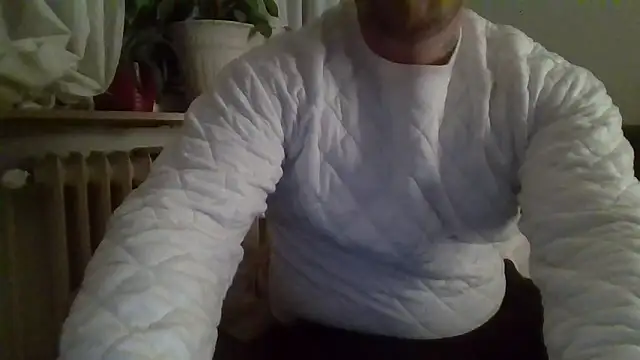 Snapshot of Fuckbuddy36 chatting on 03.10.25 Fuckbuddy36 online show from 03.10.25