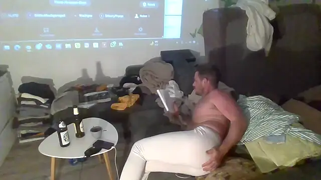 Snapshot of Fuckbuddy36 chatting on 10.02.25 Fuckbuddy36 online show from 10.02.25