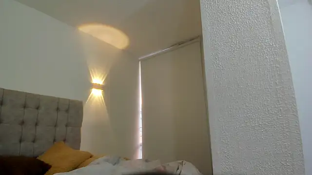 Carolina hernandez22 online show from 11.25.25