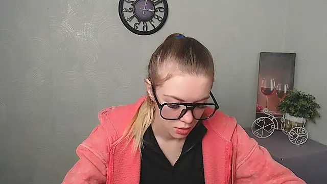 AliceFlirtt  online show from 02.28.25