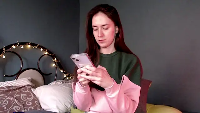 Snapshot of wow__kelly chatting on 04.17.26 wow kelly online show from 04.17.26