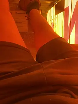 Snapshot of cussy007 chatting on 11.12.25 cussy007 online show from 11.12.25