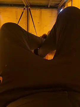 Snapshot of cussy007 chatting on 12.17.25 cussy007 online show from 12.17.25