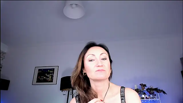 Snapshot of MissAliciaFD chatting on 12.19.24 MissAliciaFD online show from 12.19.24