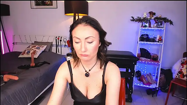 Snapshot of MissAliciaFD chatting on 01.16.25 MissAliciaFD online show from 01.16.25