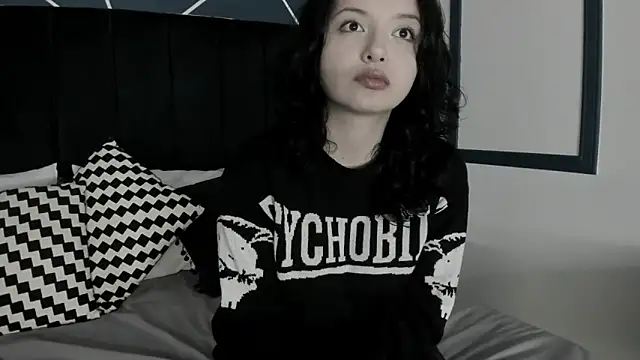 Adeelinee online show from 01.08.25