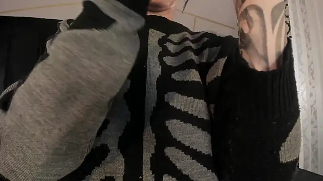 Adeelinee online show from 12.20.25